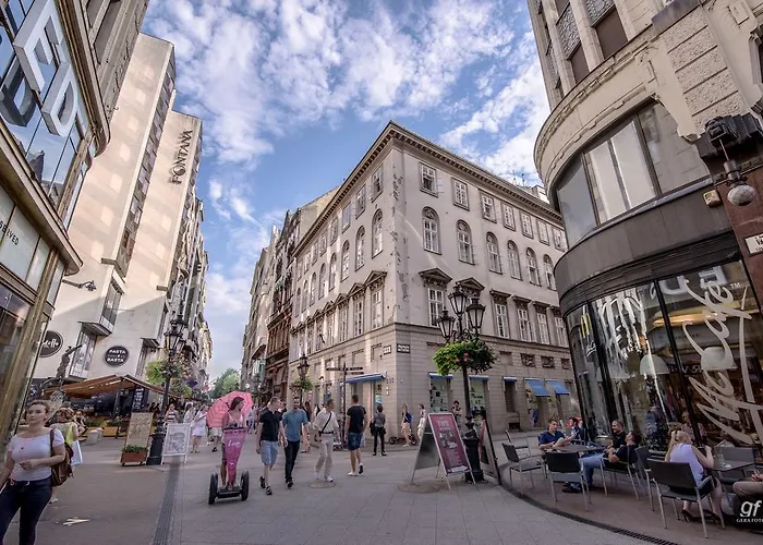 Bp Main Street Boedapest