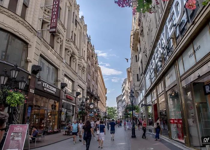 Bp Main Street Boedapest